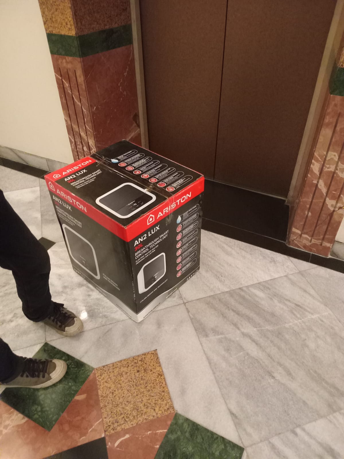 Pengiriman dan pemasangan unit baru Ariston AN2 LUX original bergaransi